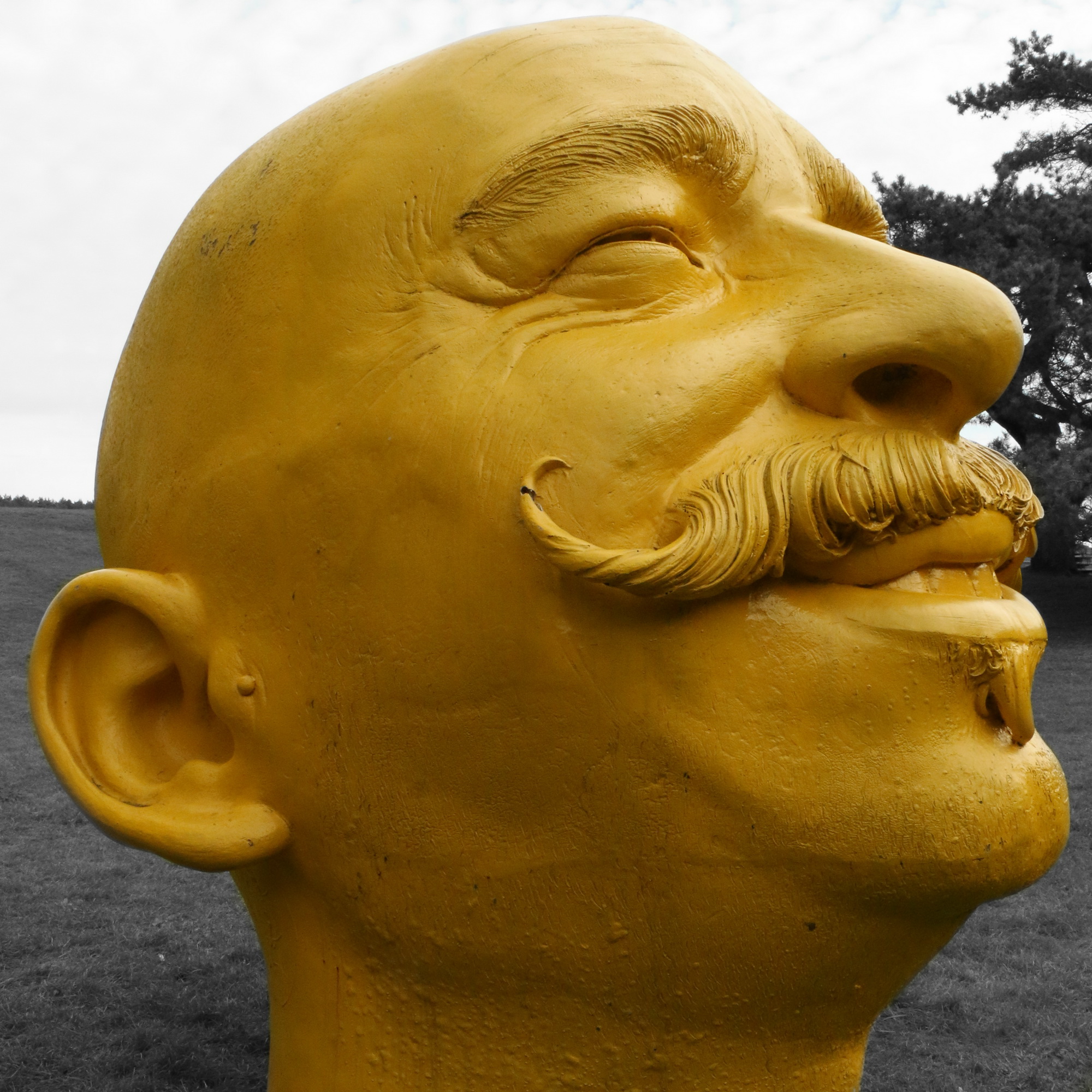 Aistringai į ausį